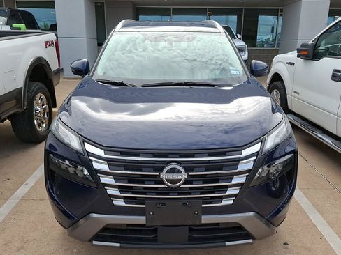 Used 2026 Nissan Rogue SL FWD image 5