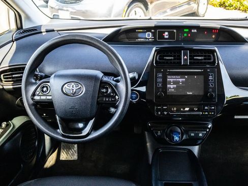 Used 2019 Toyota Prius L Eco w/ Carpet Mat Package FWD image 20