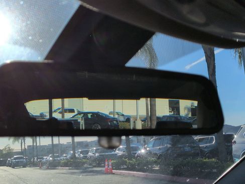 Used 2018 BMW 320i Sedan image 26