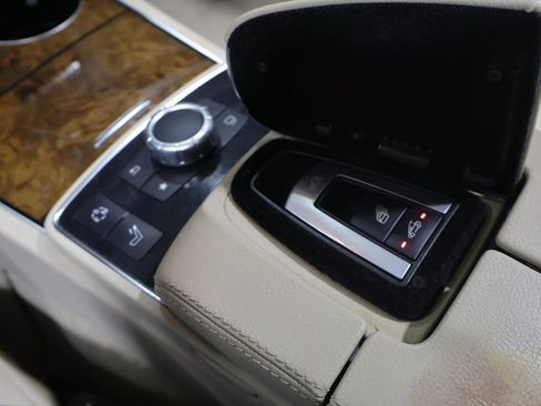 Used 2017 Mercedes-Benz E 400 Cabriolet image 33