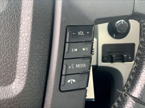 Used 2012 Ford F150 Lariat w/ Lariat Chrome Pkg image 24