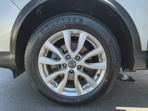 Certified 2020 Nissan Rogue Sport SV FWD image 47