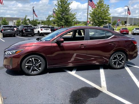 Used 2025 Nissan Sentra SV FWD image 12