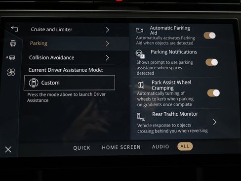 Used 2025 Land Rover Range Rover SE image 34