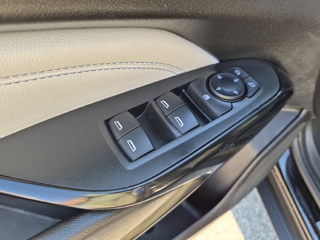Used 2025 Chevrolet Trax LT w/ LT Convenience Package FWD image 10