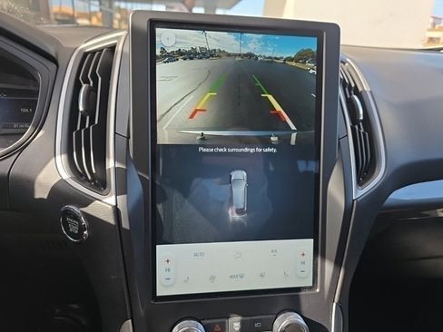 Used 2024 Ford Edge SEL image 13