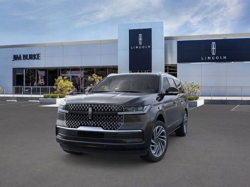 New 2026 Lincoln Navigator L Reserve AWD/4WD image 2