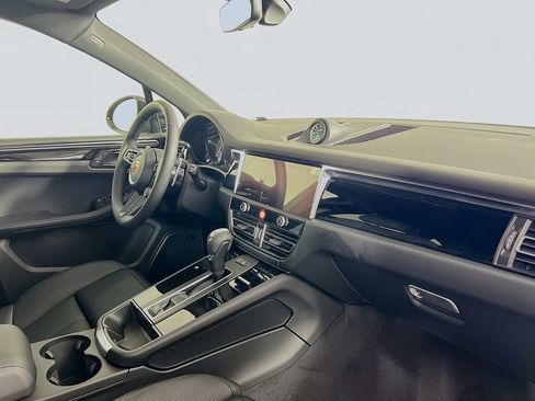 New 2026 Porsche Macan S image 31