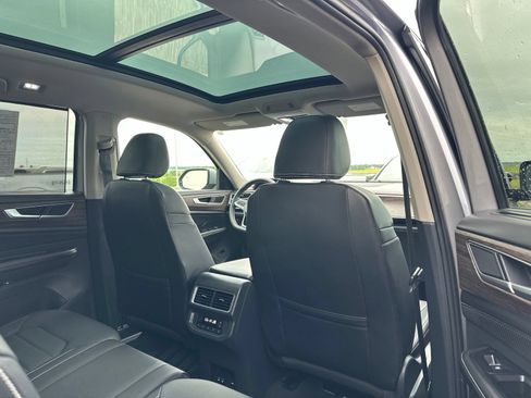 Certified 2024 Volkswagen Atlas SEL AWD/4WD image 36