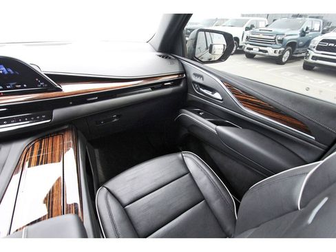 Certified 2024 Cadillac Escalade ESV Premium Luxury w/ Performance Package image 10