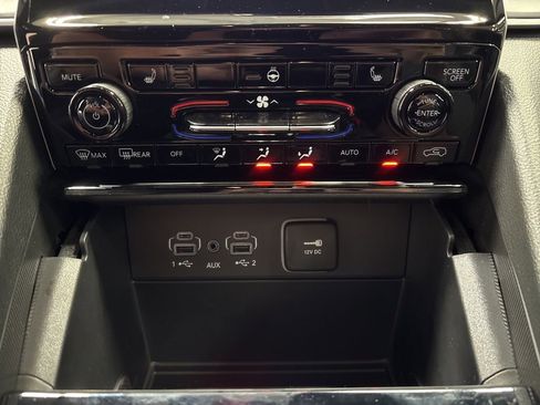 New 2025 Jeep Grand Cherokee Limited image 24