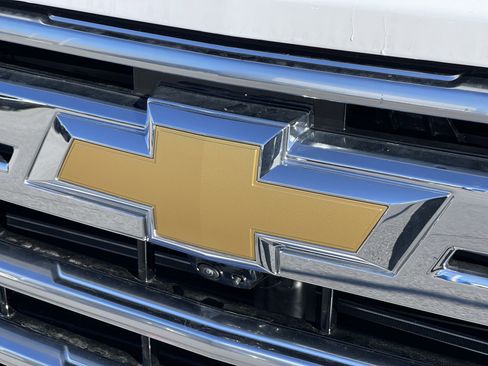 Certified 2024 Chevrolet Silverado 3500 High Country image 32