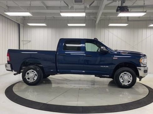 Used 2021 RAM 2500 Tradesman w/ Chrome Appearance Group AWD/4WD image 9