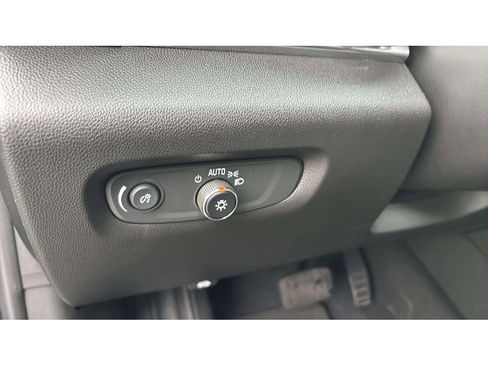 Used 2024 Chevrolet Traverse LT image 21