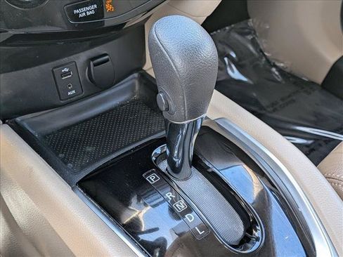 Used 2016 Nissan Rogue SV AWD/4WD image 12