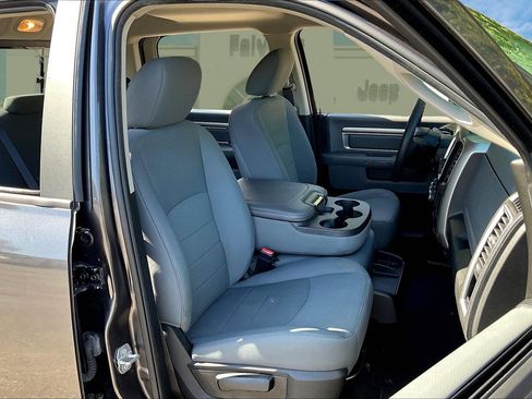 Used 2019 RAM 1500 Classic SLT image 7