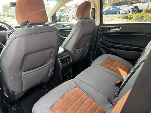 Used 2018 Ford Edge SEL w/ SEL Appearance Package AWD/4WD image 25