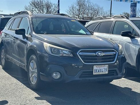 Used 2019 Subaru Outback 2.5i Premium image 2