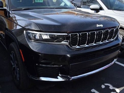 Used 2024 Jeep Grand Cherokee L Limited w/ Luxury Tech Group II image 2