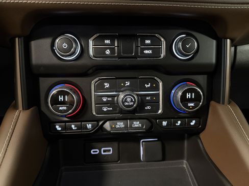 Used 2024 Chevrolet Tahoe High Country image 15