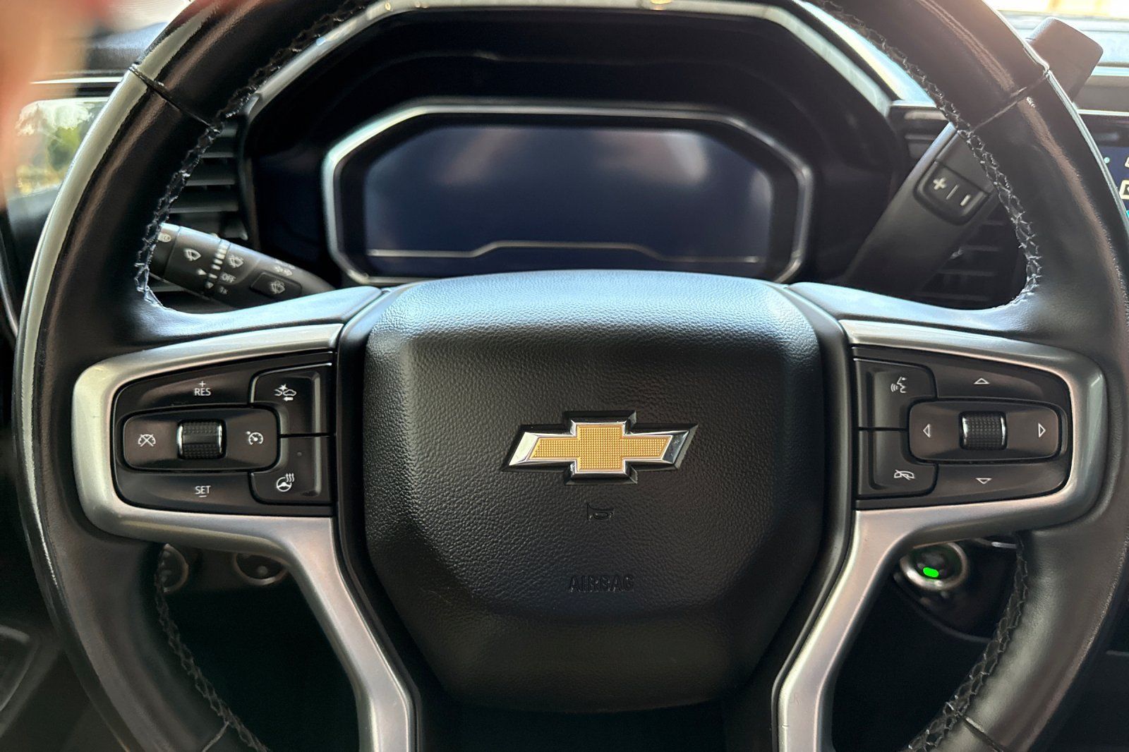 Used 2023 Chevrolet Silverado 1500 LT AWD/4WD image 24