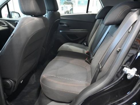 Used 2020 Chevrolet Trax LS AWD/4WD image 11
