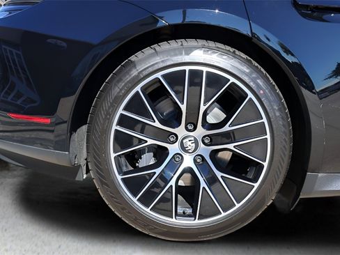 Used 2022 Porsche Taycan image 26