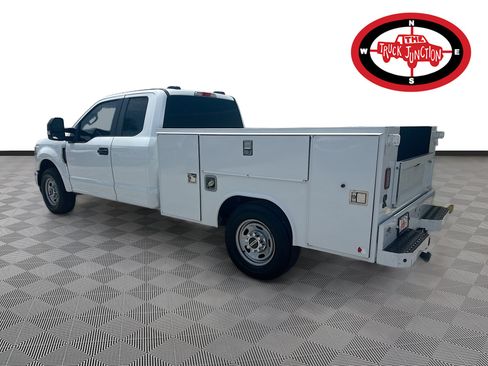 Used 2022 Ford F250 XL w/ Power Equipment Group RWD image 5