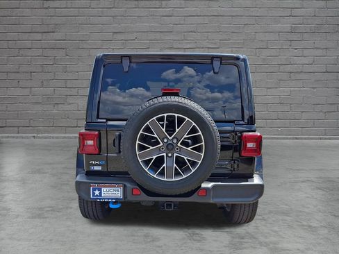 Used 2023 Jeep Wrangler Unlimited Sahara w/ Cold Weather Group AWD/4WD image 10