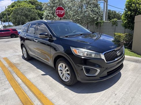 Used 2016 Kia Sorento AWD image 3