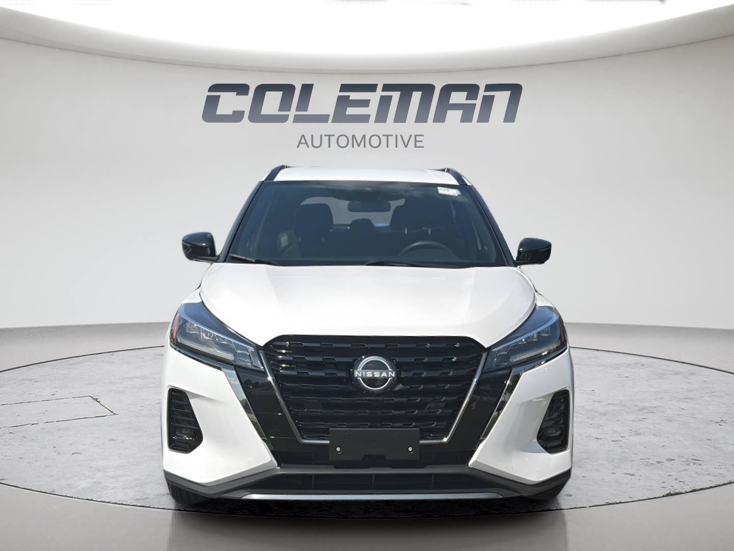 Used 2024 Nissan Kicks SR FWD image 3