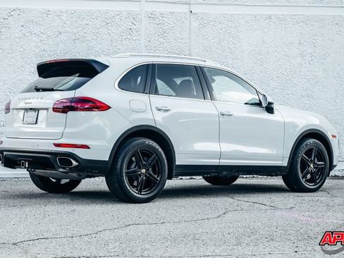 Used 2016 Porsche Cayenne image 52