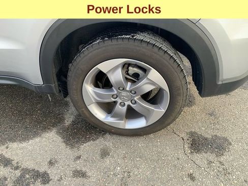 Used 2022 Honda HR-V LX image 9