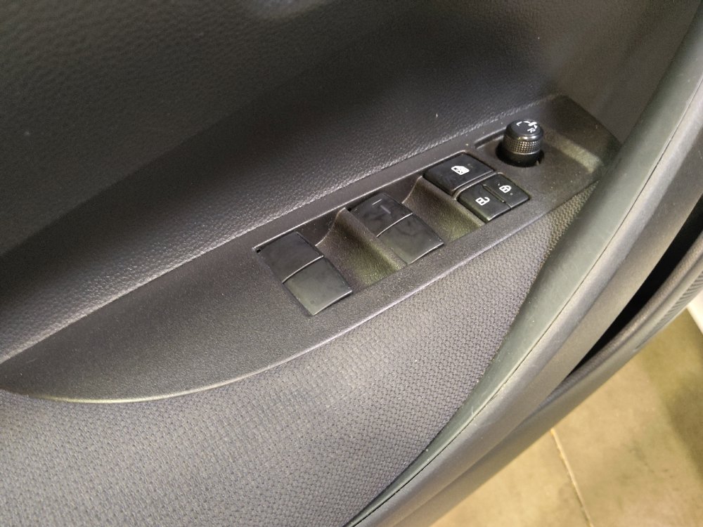 Used 2025 Toyota Corolla LE FWD image 27