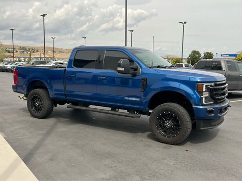 Certified 2022 Ford F350 Lariat w/ Black Appearance Package AWD/4WD image 5