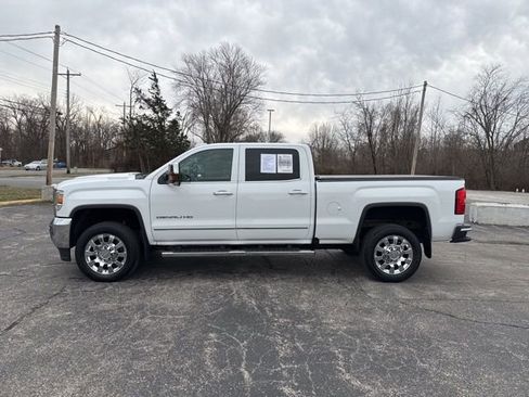 Used 2017 GMC Sierra 2500 Denali w/ Duramax Plus Package image 2