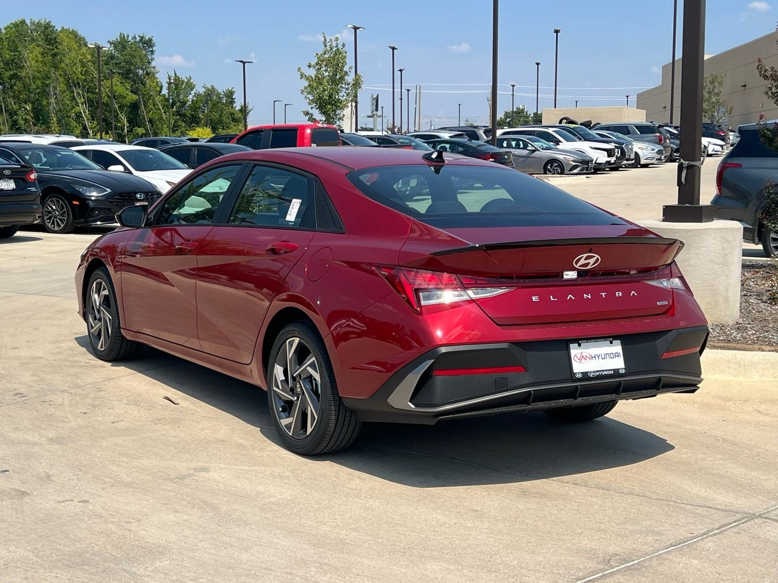 New 2025 Hyundai Elantra SEL w/ Cargo Package FWD image 9