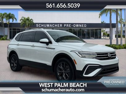 Used 2023 Volkswagen Tiguan SE w/ Panoramic Sunroof Package