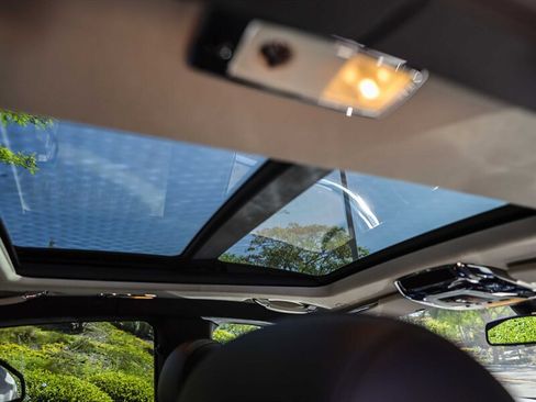 Used 2012 Rolls-Royce Ghost image 24