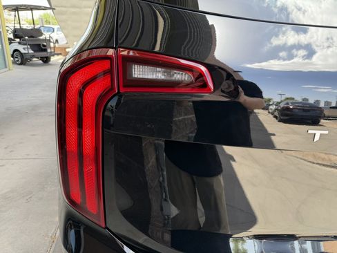 Used 2023 Kia Telluride LX FWD image 14