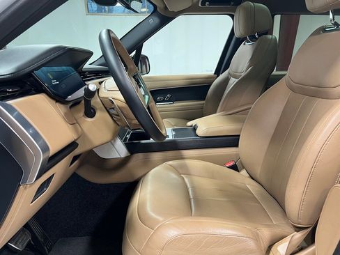 Used 2024 Land Rover Range Rover Long Wheelbase SE image 19