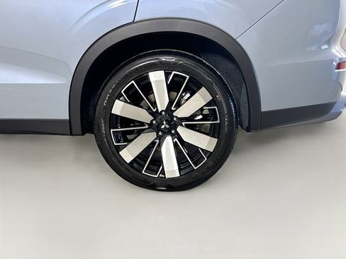 New 2026 Mitsubishi Outlander SE image 32