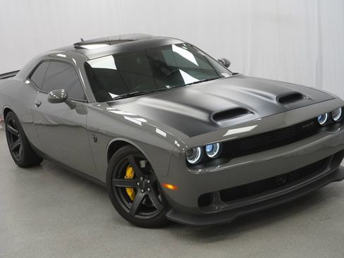 Used 2023 Dodge Challenger SRT Hellcat RWD image 8