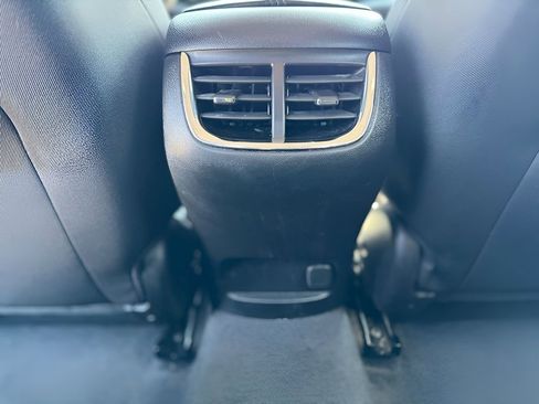 Used 2023 Chevrolet Malibu LT image 13