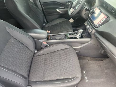Used 2023 Nissan Kicks SV w/ Interior Electronics Package FWD image 13