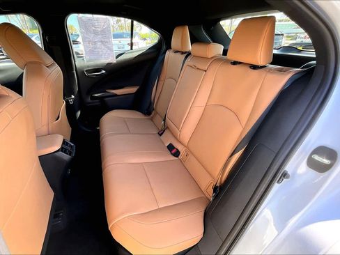 Used 2023 Lexus UX 250h Premium w/ Accessory Package (Z1) image 18