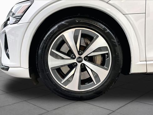 Used 2024 Audi Q8 e-tron Premium Plus AWD/4WD image 9