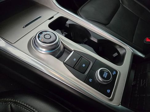 Used 2024 Ford Explorer Limited image 22