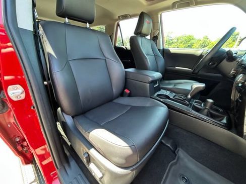 Used 2021 Toyota 4Runner TRD Off-Road Premium w/ Moonroof Package AWD/4WD image 29