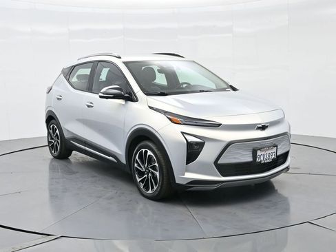 Used 2023 Chevrolet Bolt EUV Premier image 4